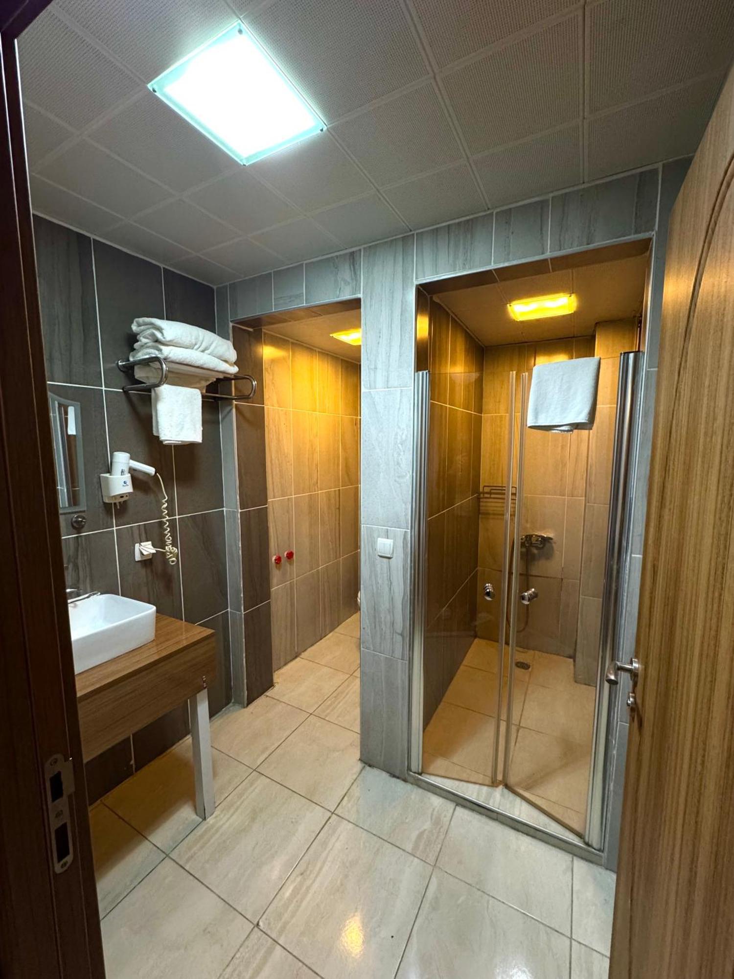 Otel Lucid 4*